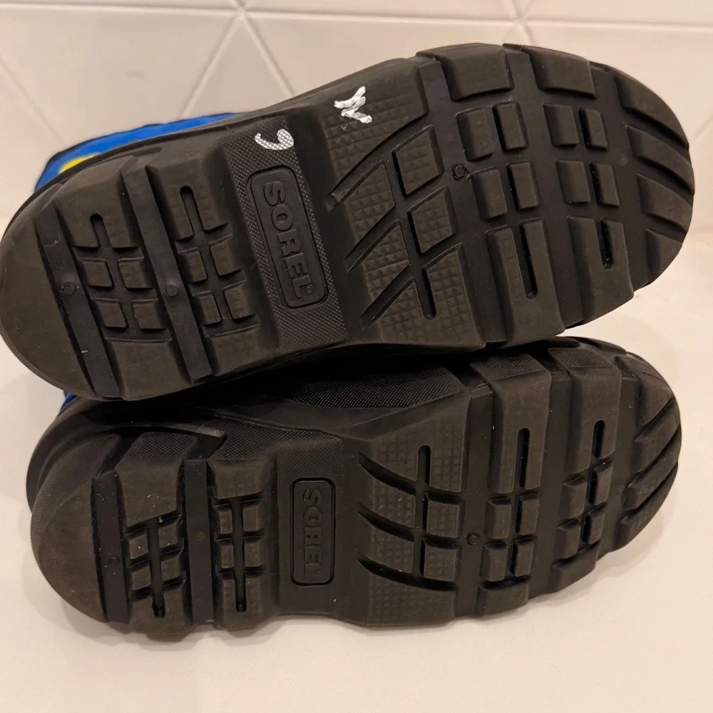 Sorel Kids Flurry Snow Boots Size 13 Blue Black Yellow Waterproof Winter NWOB